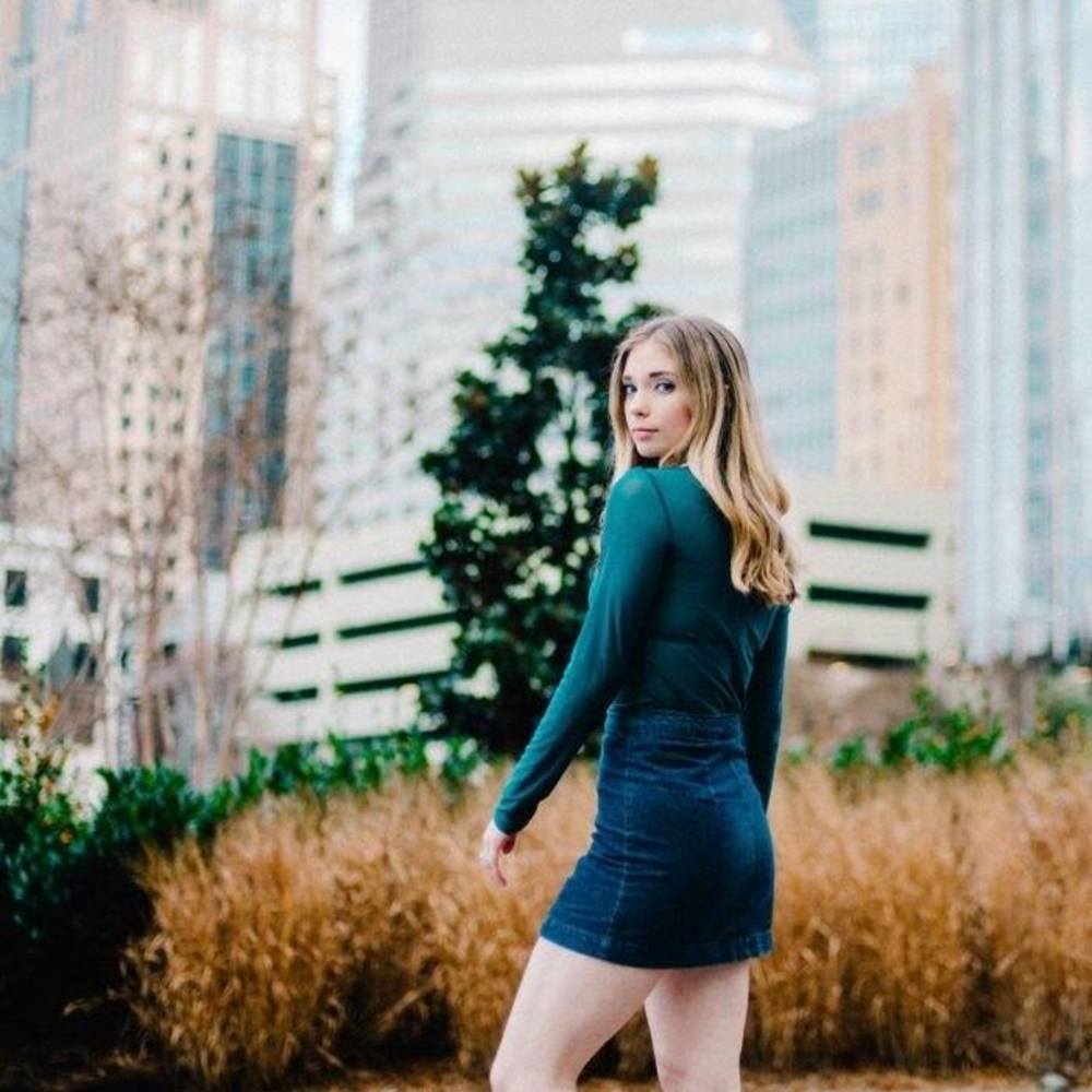 Meet your Posher, Emma